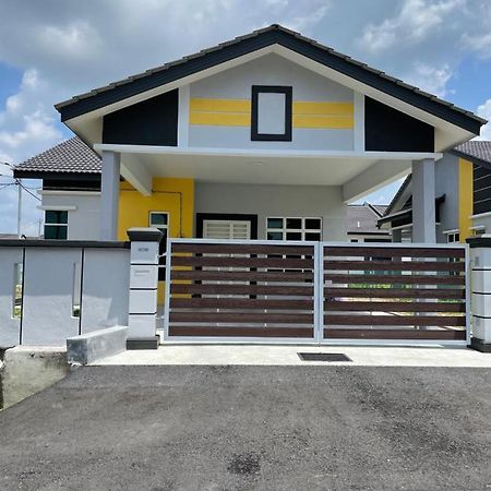 Bungalow Homestay Jasin Perdana Ngoại thất bức ảnh