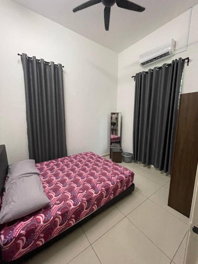Bungalow Homestay Jasin Perdana Ngoại thất bức ảnh